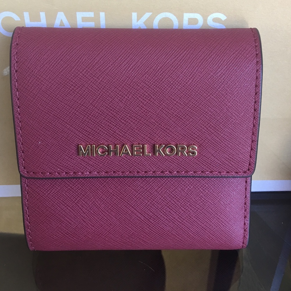 Michael Kors Jet Set Travel Sm Carryall Wallet